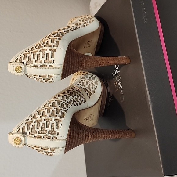 Shoes - Picture 2 of 4